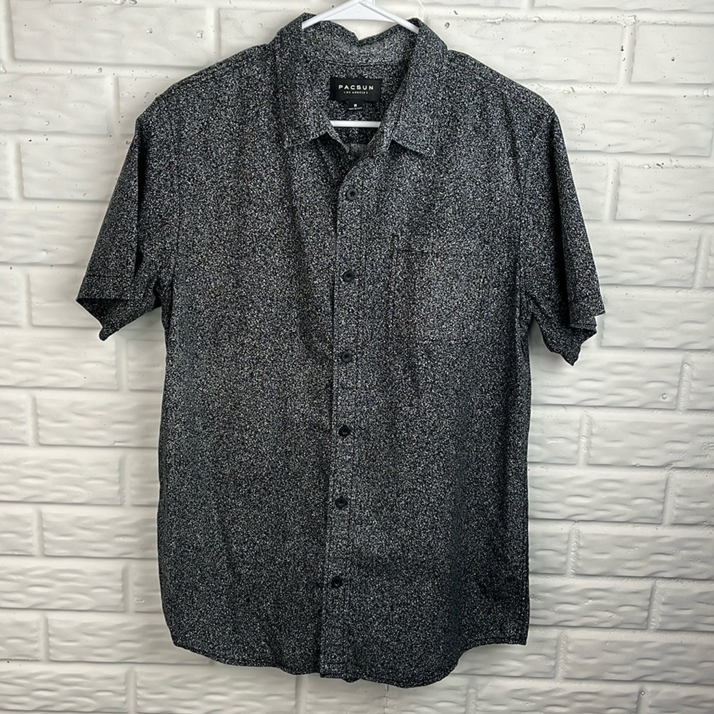 PACSUN BUTTON DOWN CASUAL SHORT SLEEVE 100% COTTON SHIRT MENS SIZE MEDIUM